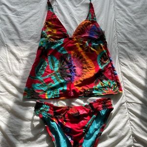 Lucky Brand tankini size Medium Cup size A Floral red